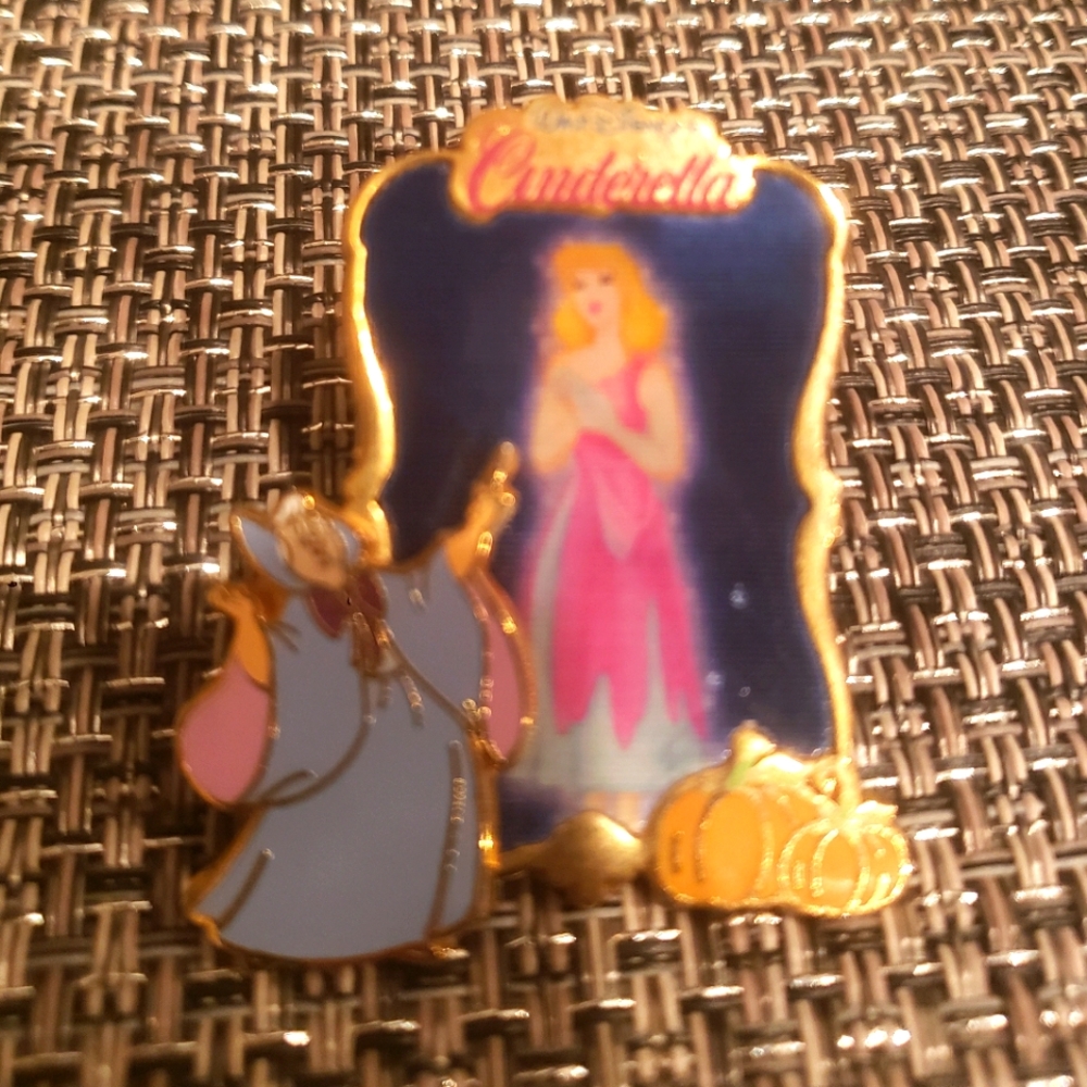 Disney Cinderella and Fairy Godmother 2006 Trading Pin.. USED